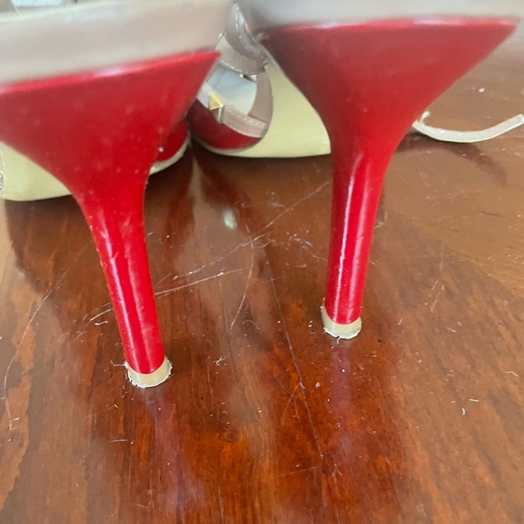 RED BCBG heels - Picture 3 of 5